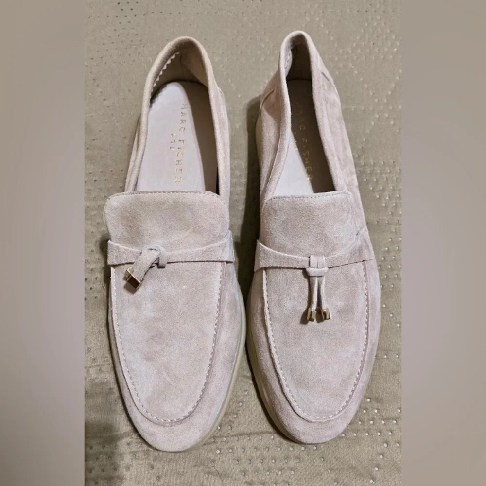 Marc Fisher elegant beige